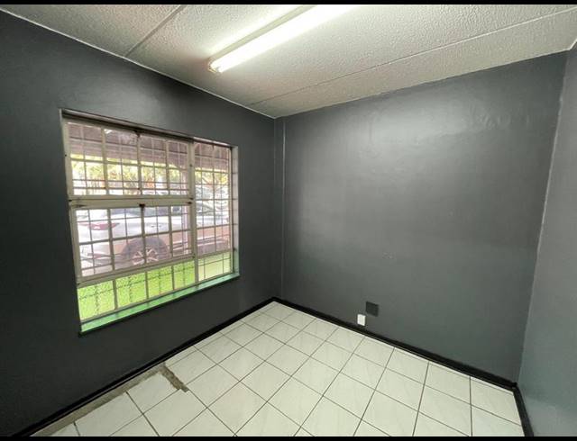 INDUSTRIAL PROPERTY TO RENT IN HENNOPSPARK